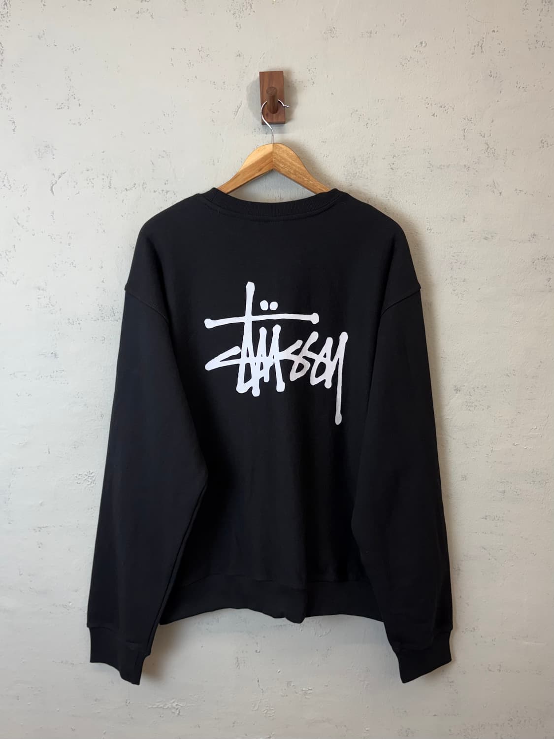 새상품 스투시 베이직 로고 크루넥 블랙 스웻셔츠 상품이미지2