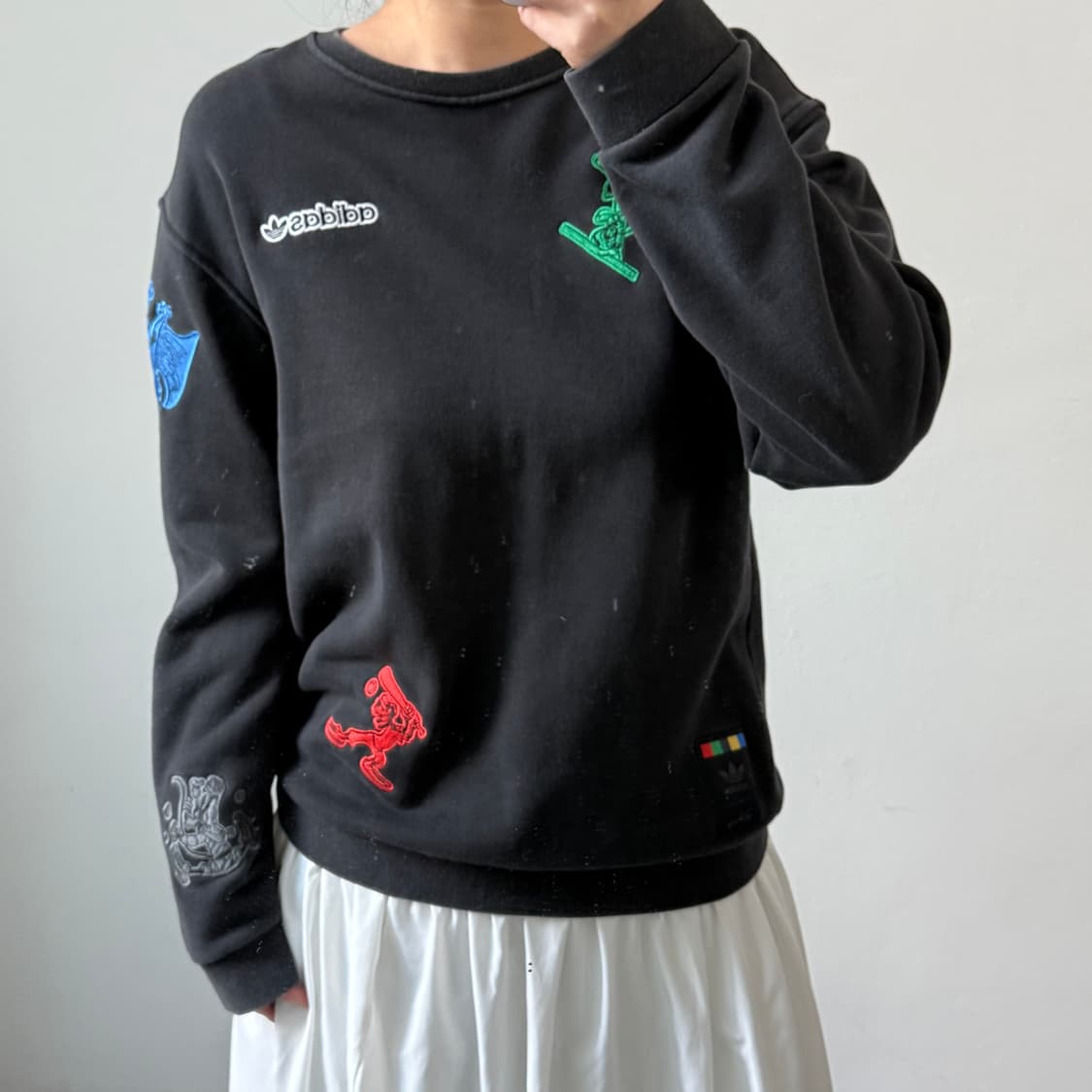 [L] 아디다스 디즈니 콜라보 구피 자수 맨투맨 상품이미지2