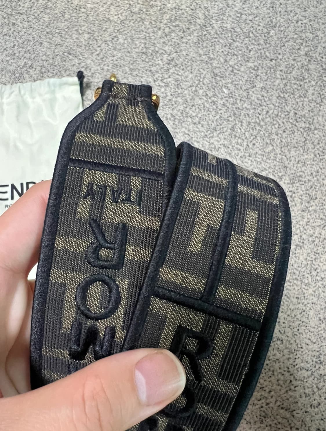 펜디 바게트백 FF로고 상품이미지10