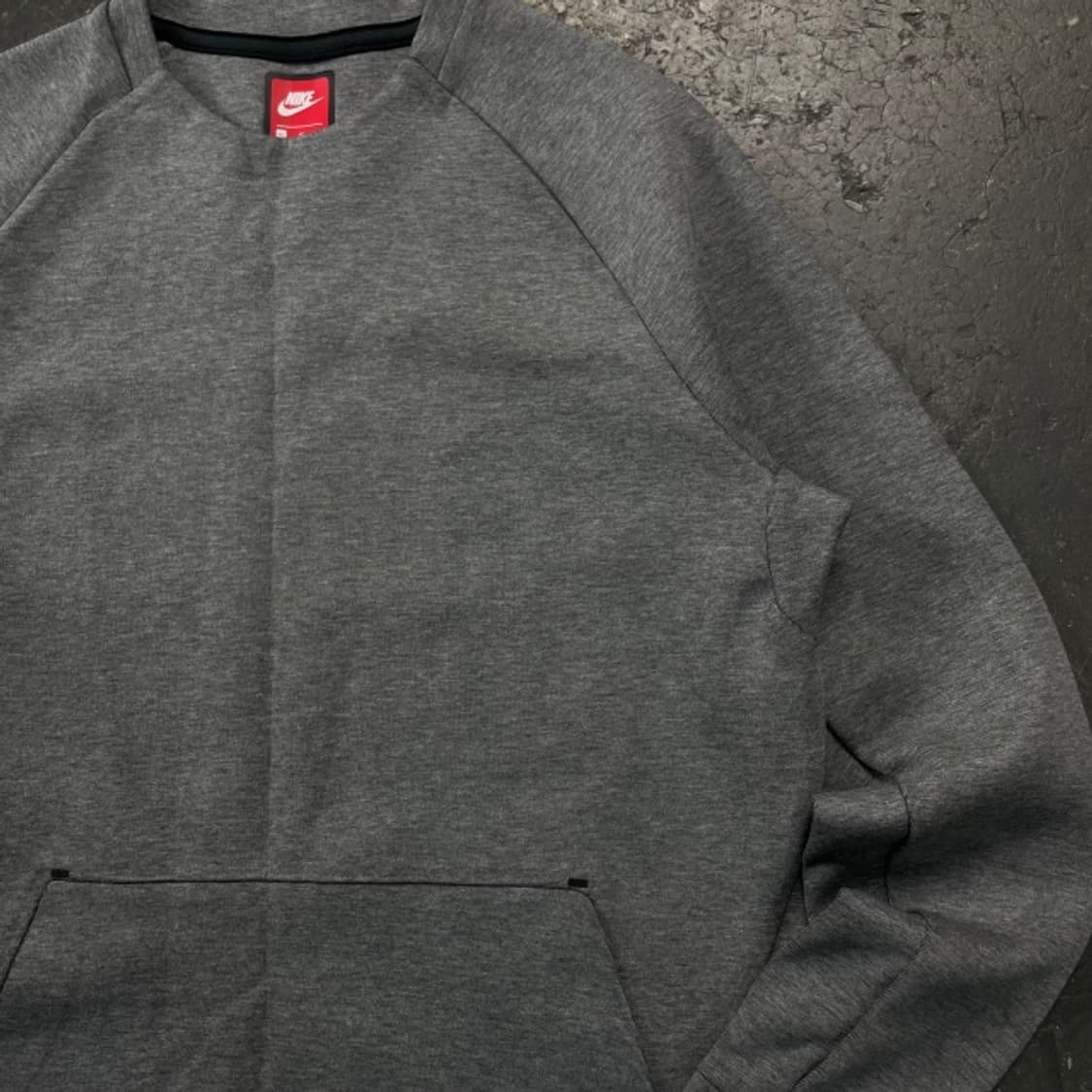 105 나이키 테크팩 맨투맨  상품이미지2