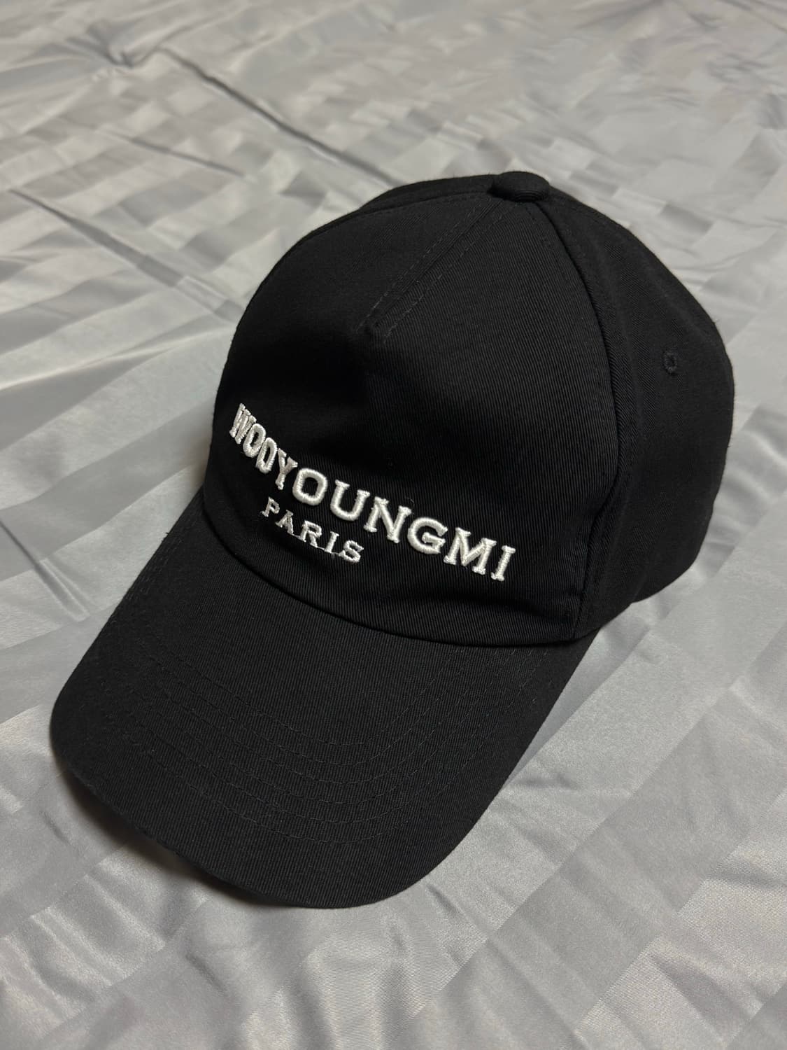 [OS] 우영미 화이트 자수 로고 볼캡 블랙 상품이미지1