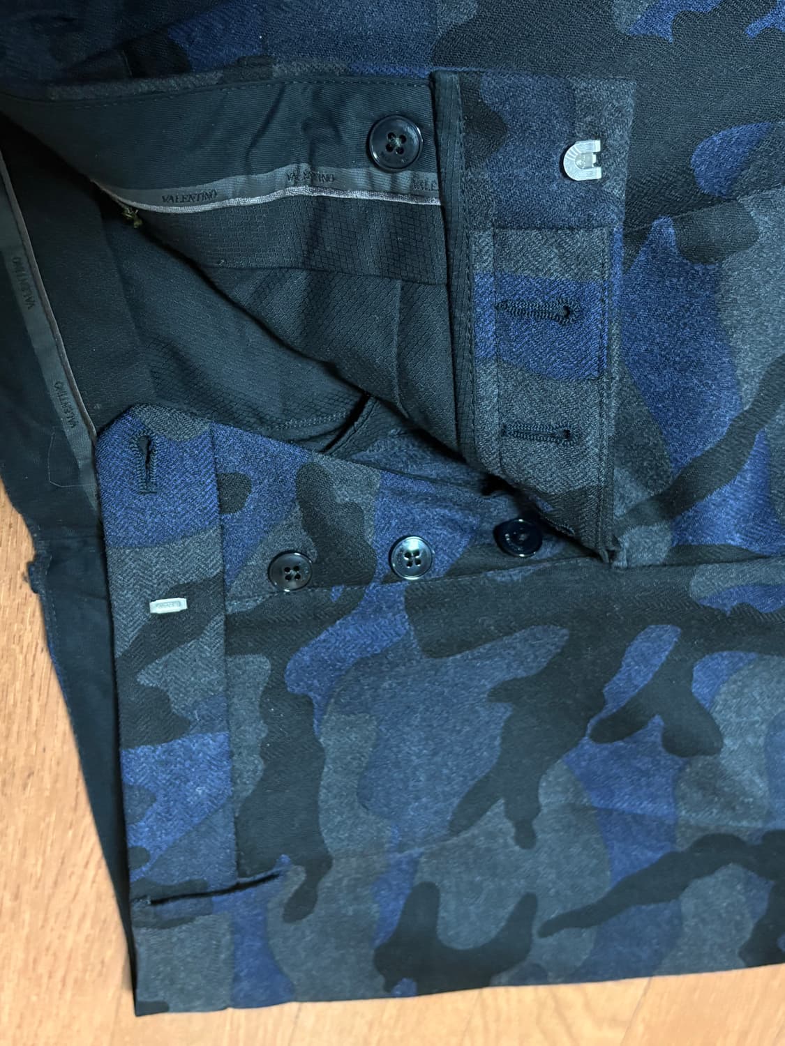 Valentino 발렌티노 카모플라쥬 테크 코튼 팬츠 남자 30 상품이미지3