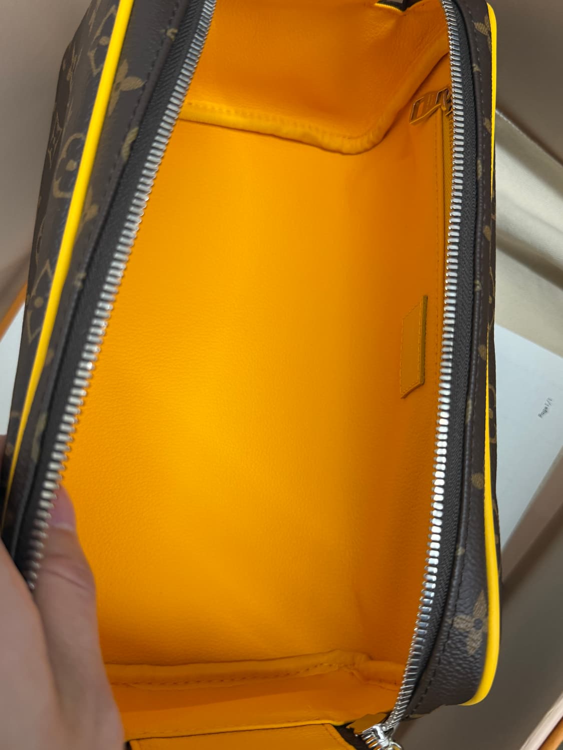 루이비통 모노그램 돕키트 클러치 상품이미지10