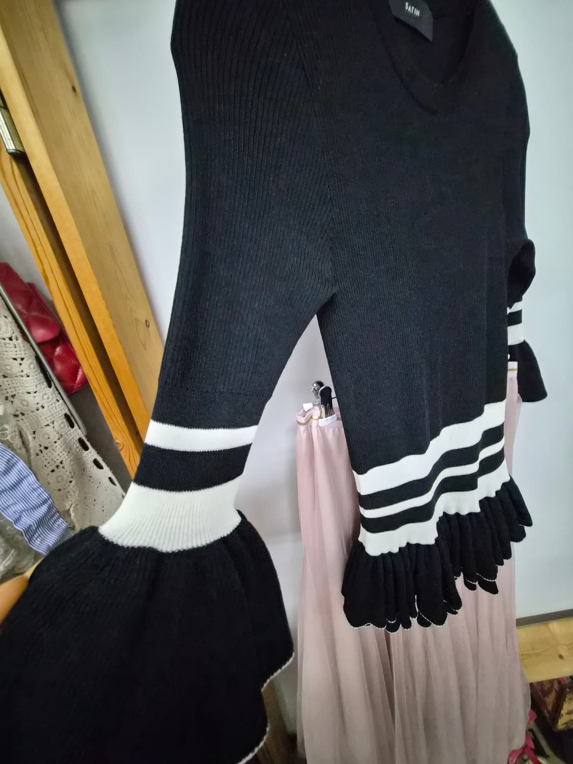 샤틴 프릴 니트 상품이미지5