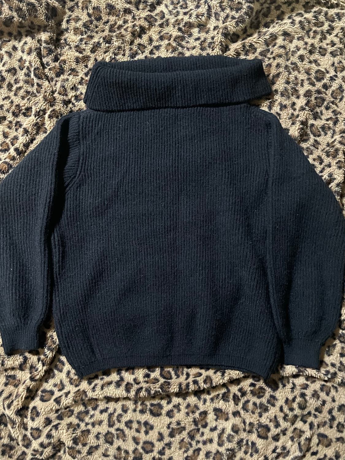 오프숄더 니트 상품이미지1