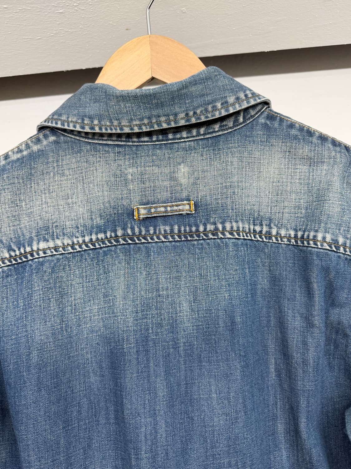 디스퀘어드 3D포켓 뱃지 데님셔츠 상품이미지7