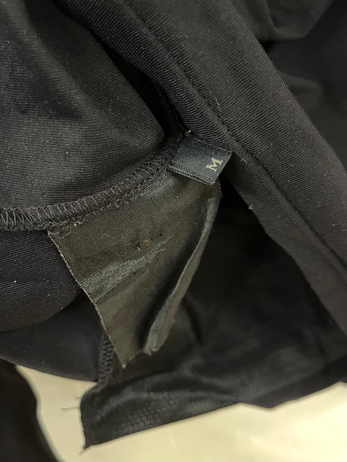 프라다 스포츠 백포켓 폴라넥 롱슬리브 상품이미지4