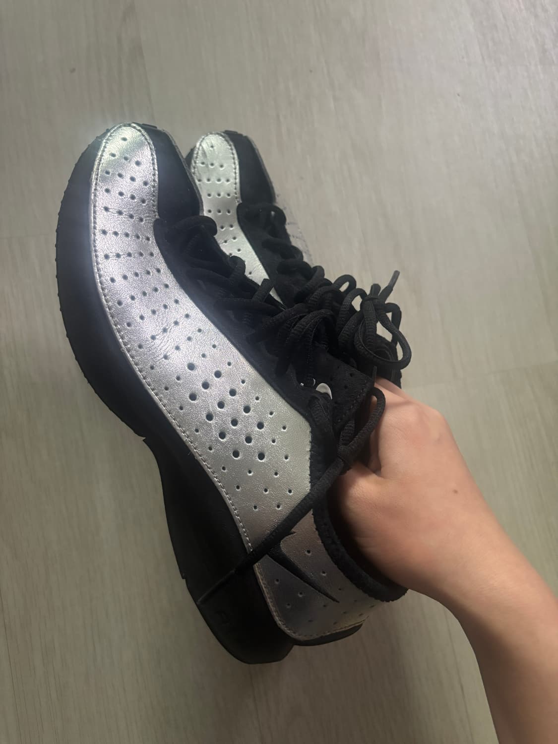 Nike 나이키 에어 슈퍼플라이 메탈릭 실버 앤 블랙 상품이미지2