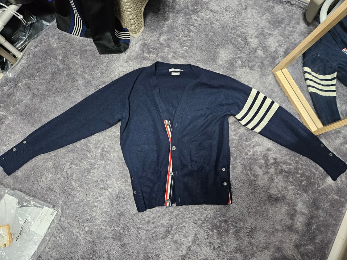 톰브라운 네이비 캐시미어 가디건 3 상품이미지2