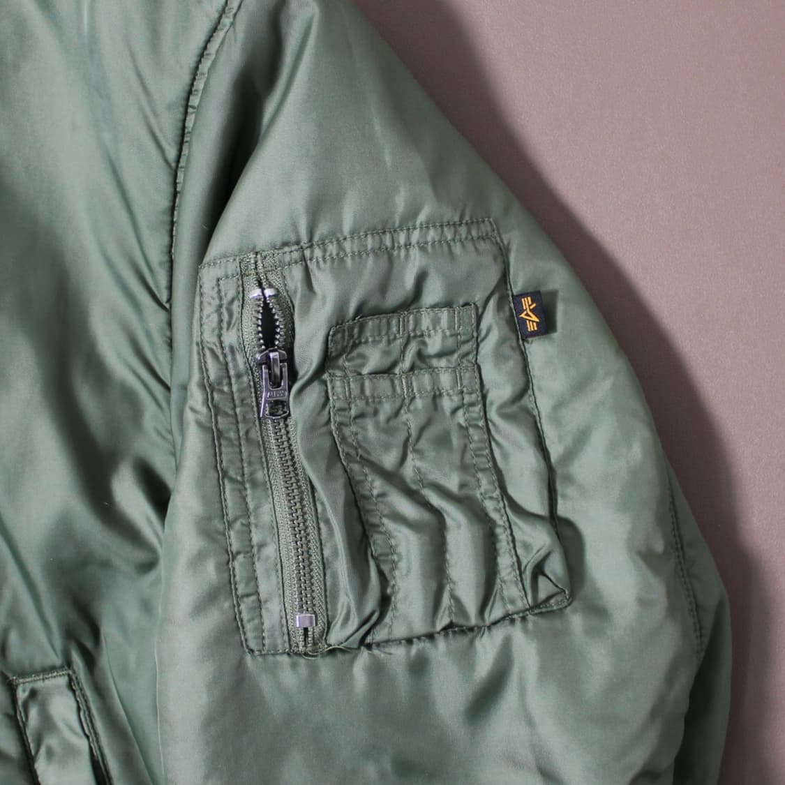 알파 인더스트리 MA-1 플라이트 자켓 세이지그린 상품이미지4