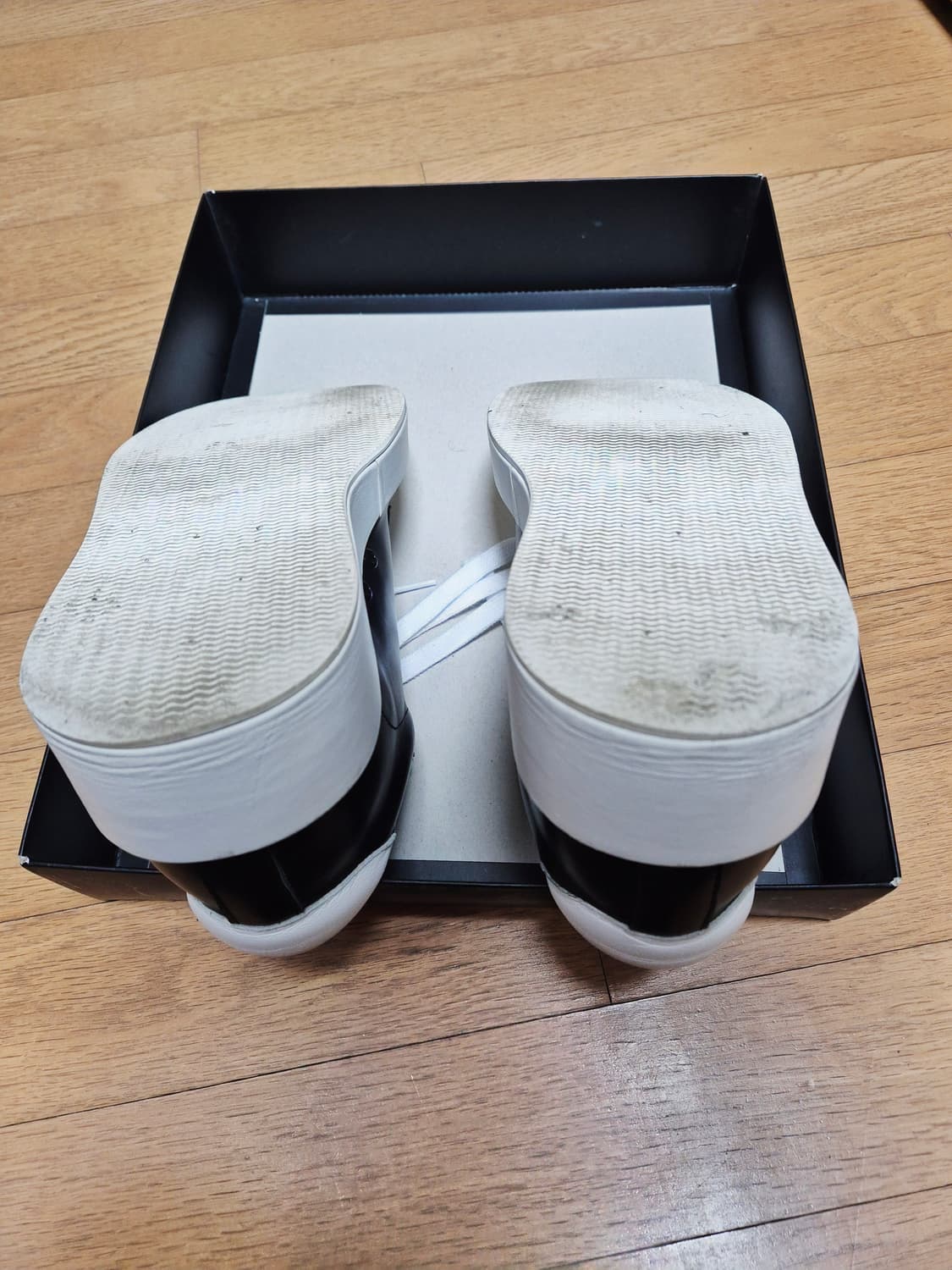 쏘유레슈어 × 써저리 SS005_b/w 상품이미지5