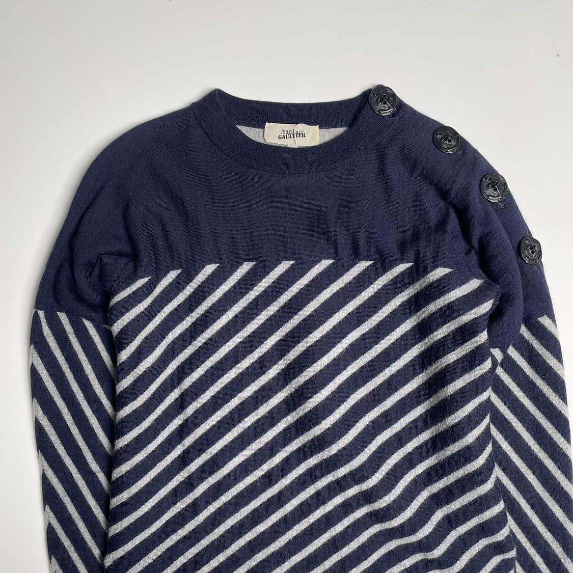 장폴고티에 네이비 버튼 스트라이프 니트 (italy)   상품이미지2