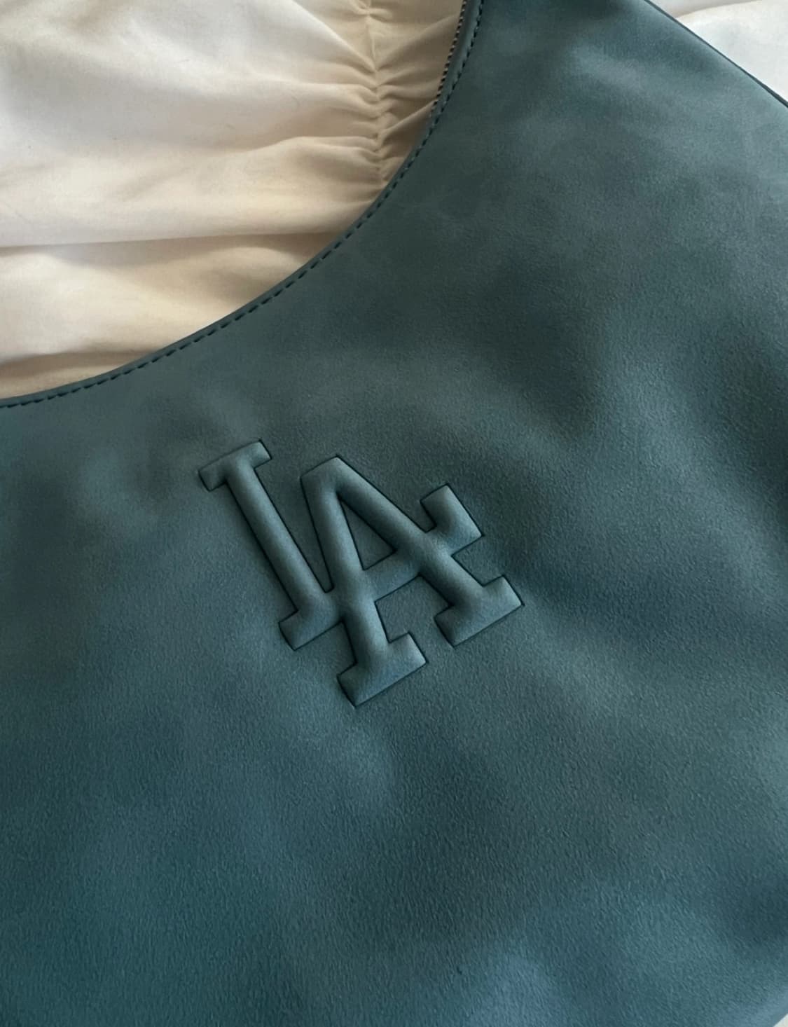 MLB [카리나PICK]베이직 팔레트 호보백 상품이미지4