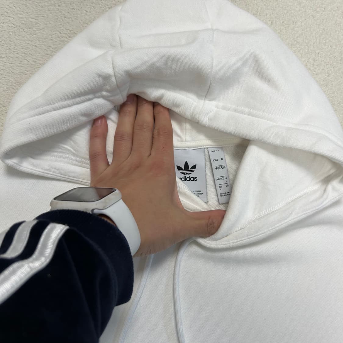 아디다스 센터로고 후드 상품이미지3