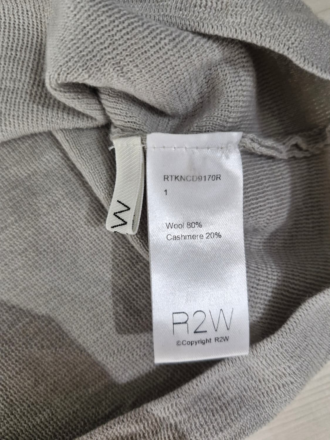 레디투웨어 R2W 캐시미어 터틀넥 니트 상품이미지4