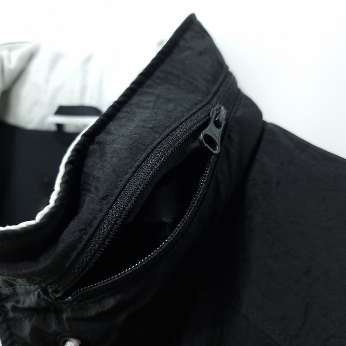 [나이키] 로고 프린팅 오버핏 바람막이 자켓 블랙 M19166 상품이미지7