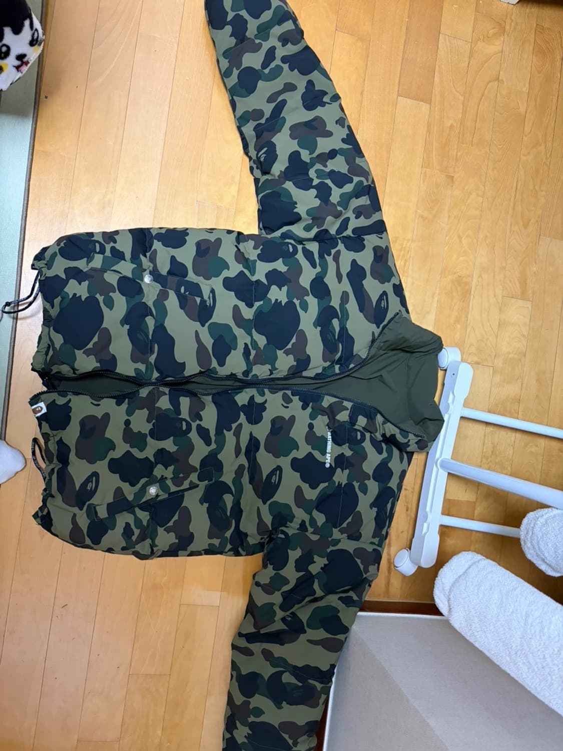 정품)베이프 1st camo 리버시블 패딩 XL 카키 상품이미지4