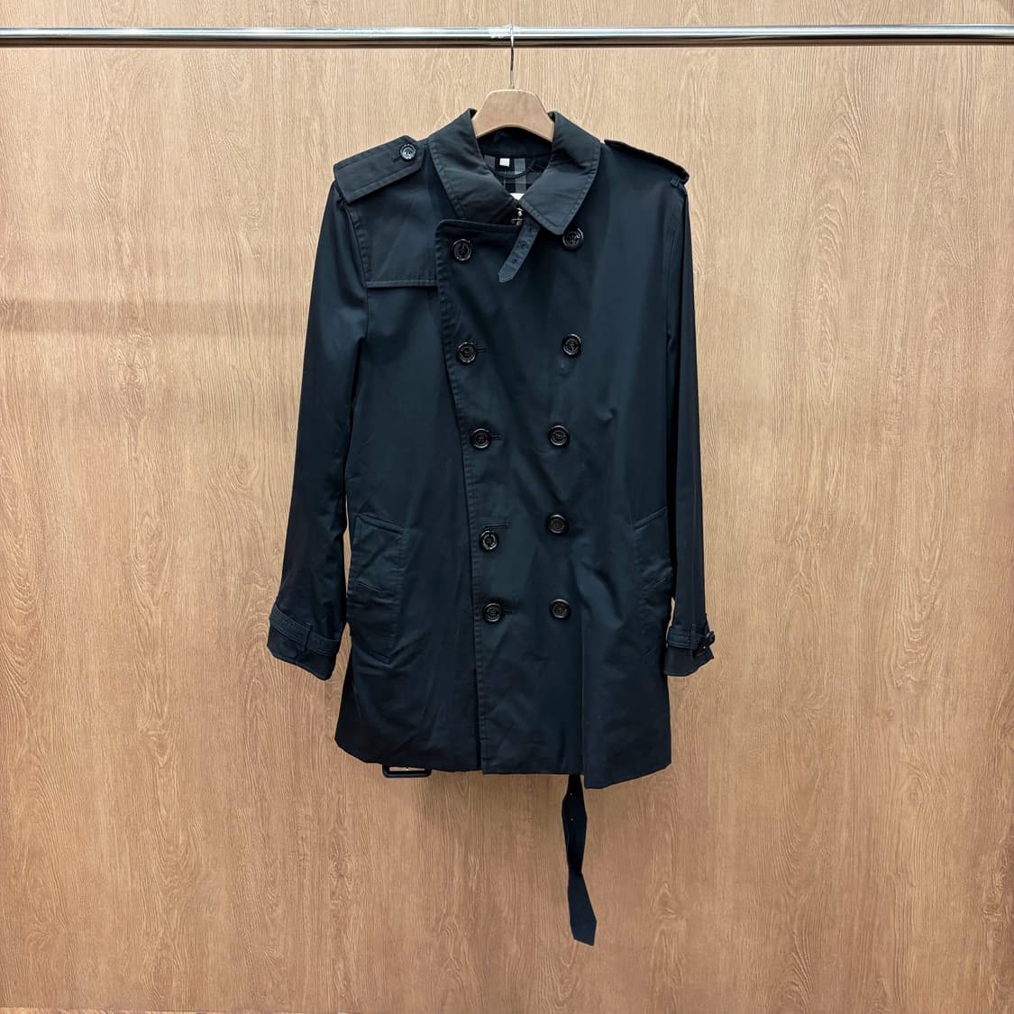 버버리 런던 클래식 트렌치 하프 코트 어깨 견장 허리 벨트 디테일 블랙 상품이미지2