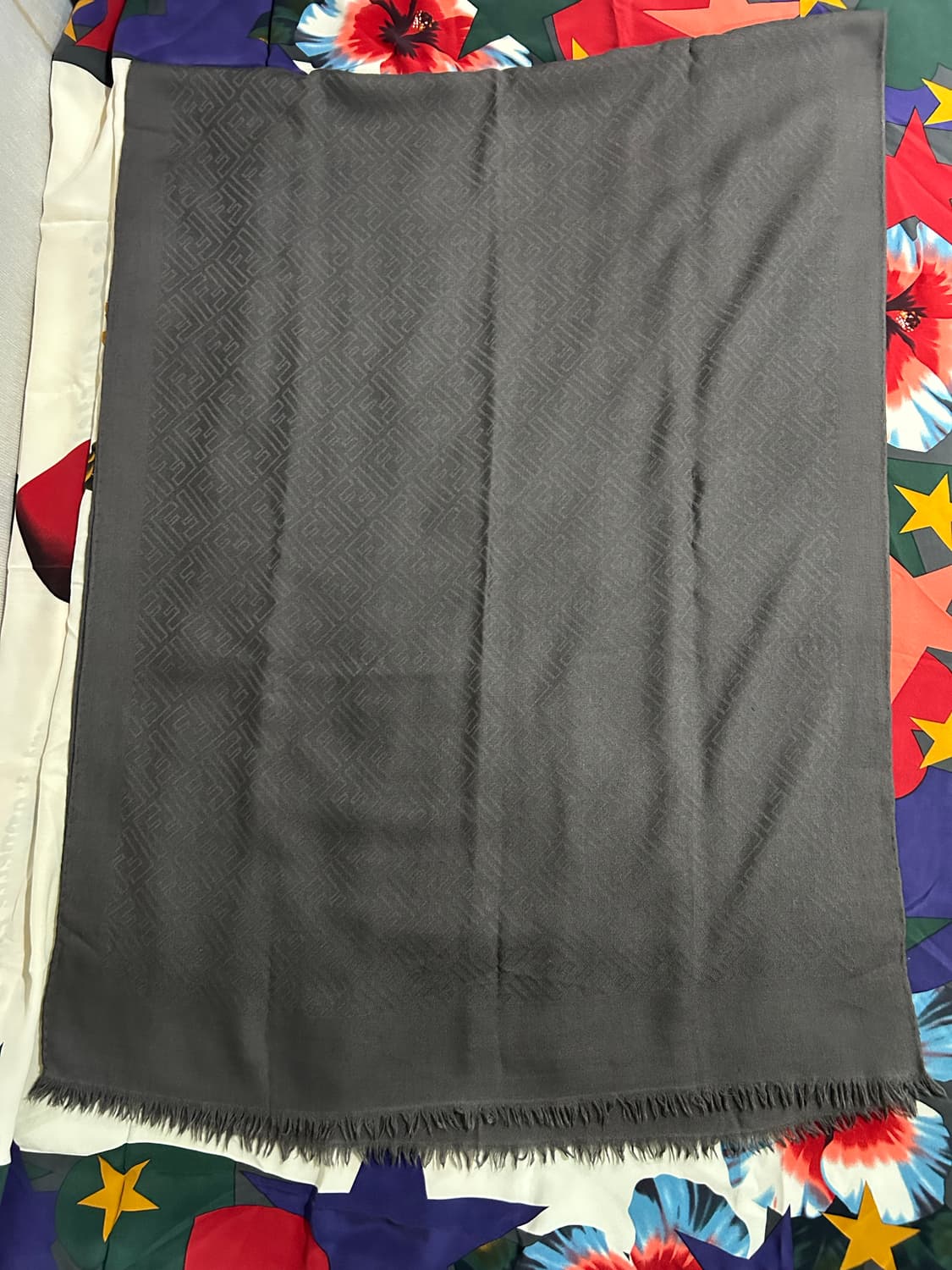 펜디 FF로고머플러 그레이 상품이미지5