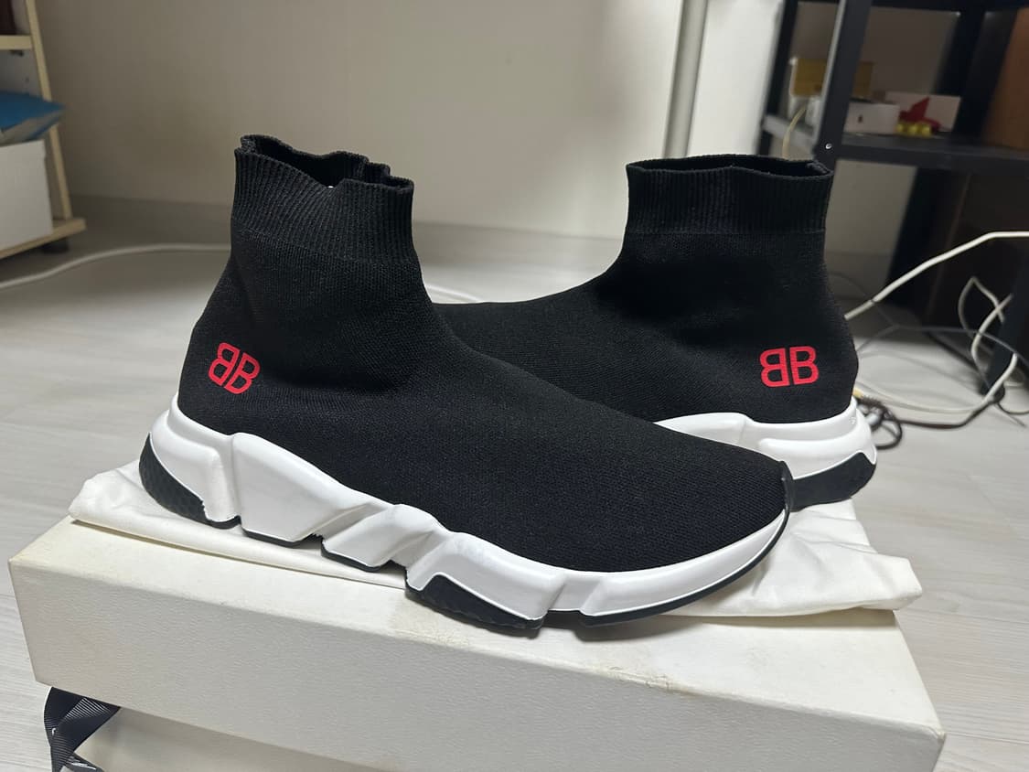 발렌시아가 스피드러너 x 미스터포터 43 사이즈 상품이미지8