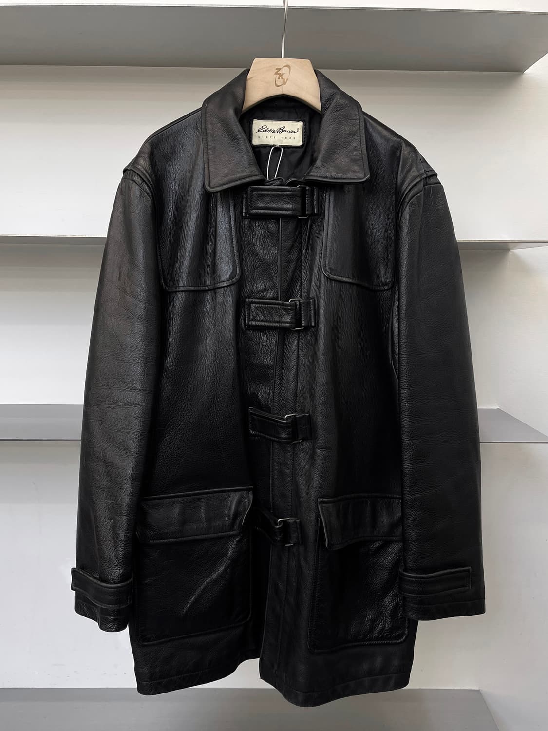 에디바우어 카우 레더 버클 코트 상품이미지1