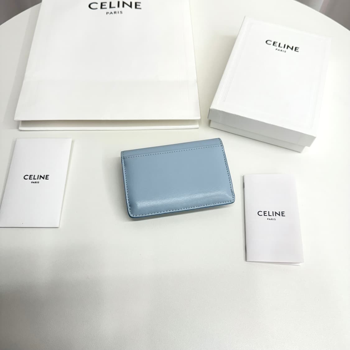 [정품] 셀린느 트리오페 플랩 지갑 페일 블루 상품이미지2