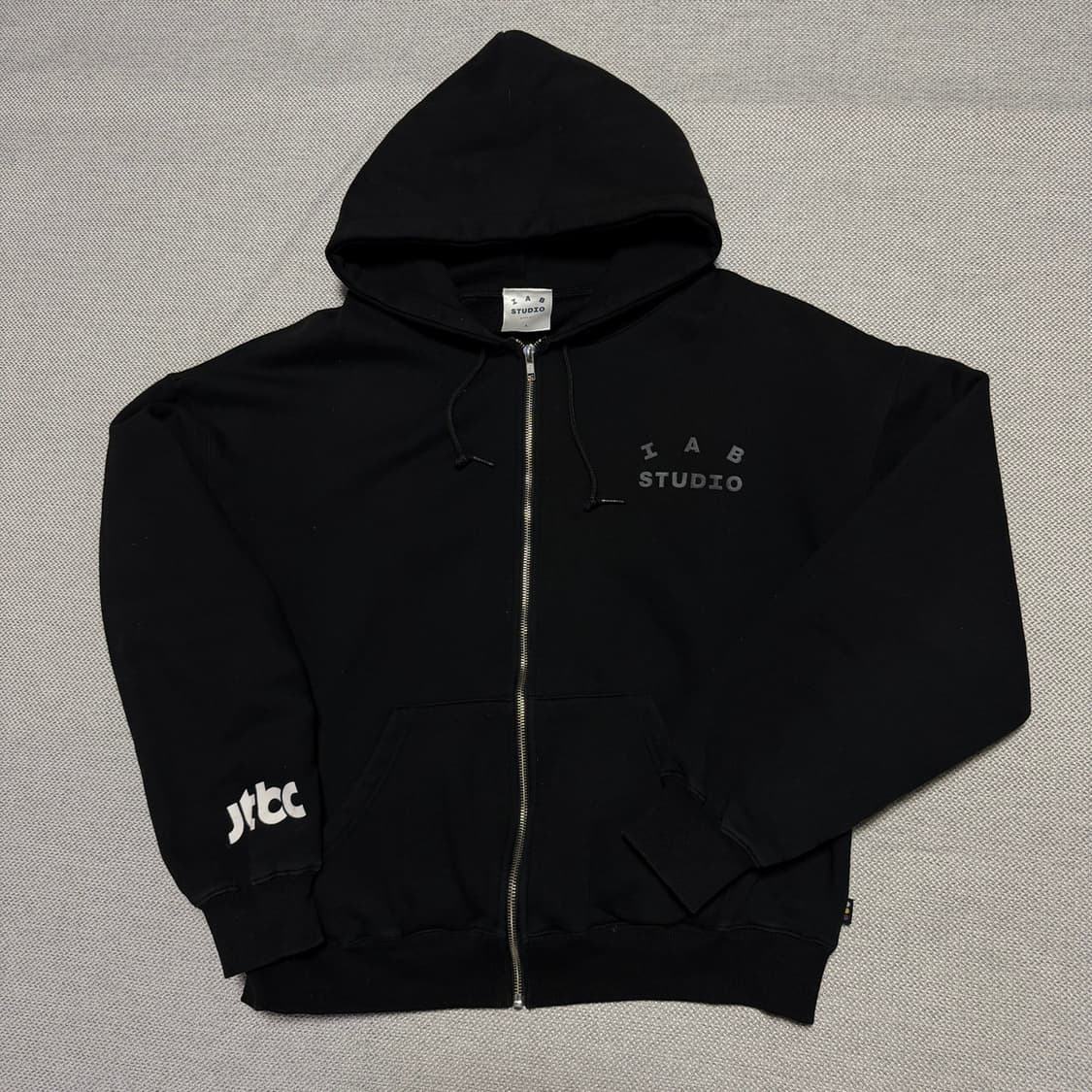 아이앱 IAB 스튜디오 JTBC 스태프 후드집업 상품이미지1