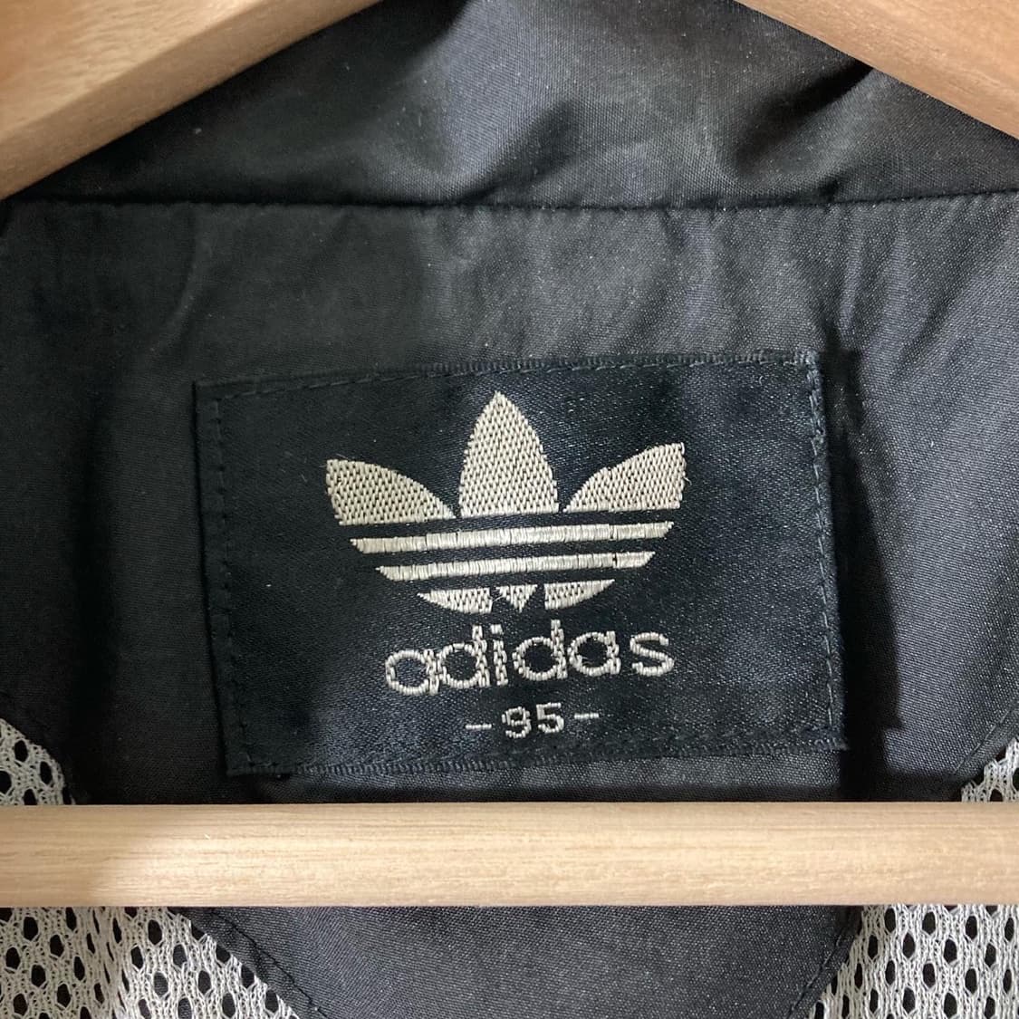 아디다스 멀티컬러 포인트 배색 윈드브레이커 상품이미지5