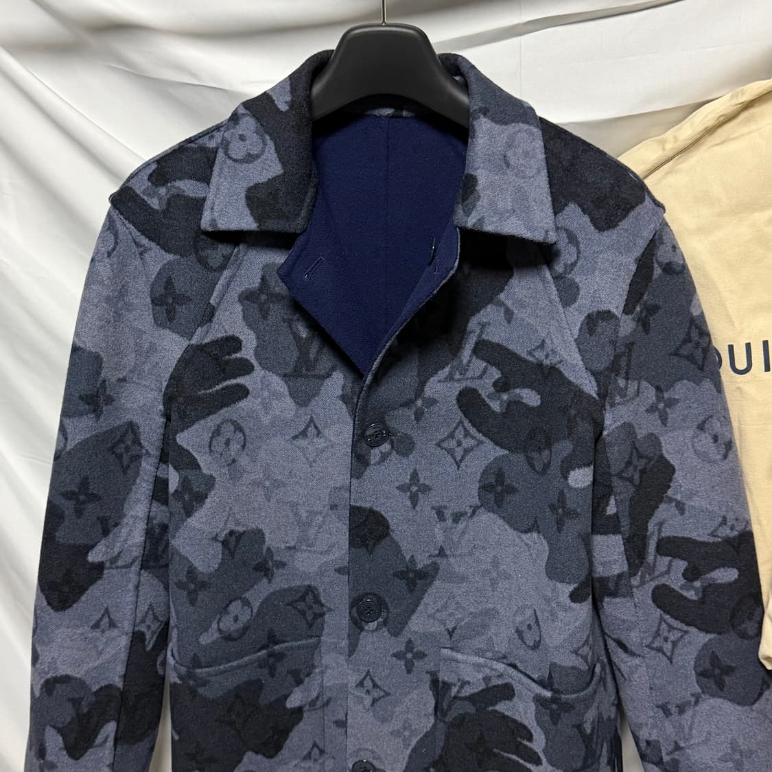 [S+급/50] 루이비통 모노그램 리버서블 카모 코트 상품이미지2