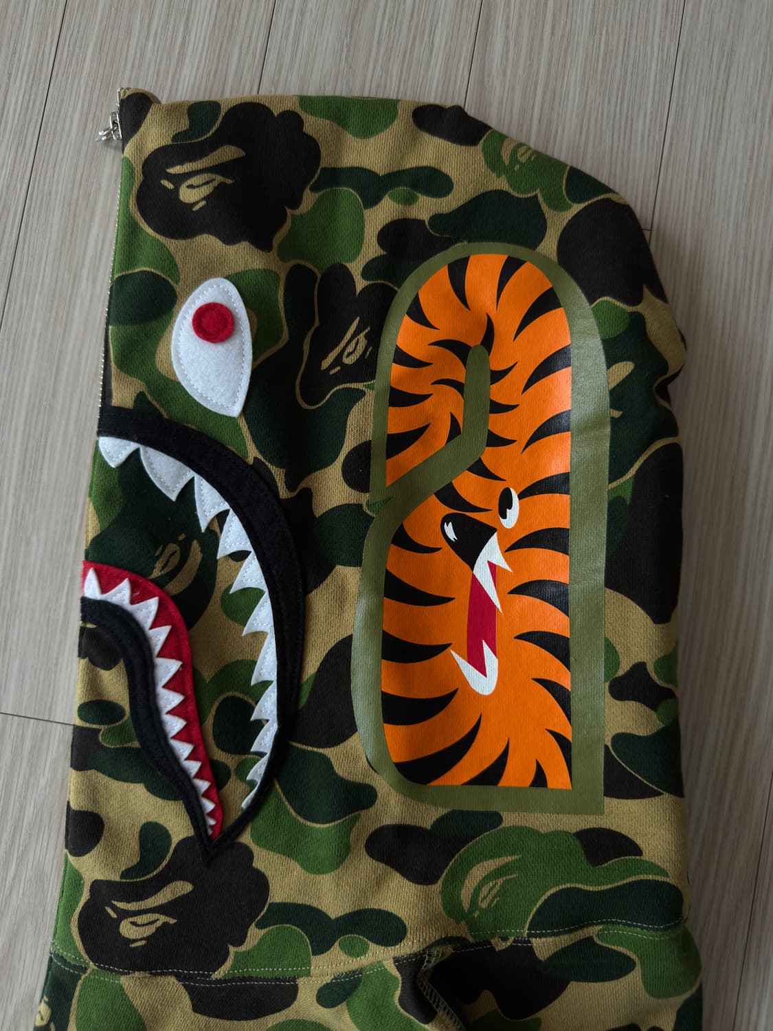 베이프 샤크후드 하프집업 상품이미지2