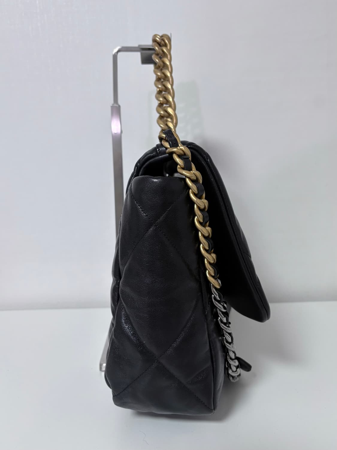 샤넬 19백 라지 블랙 상품이미지2