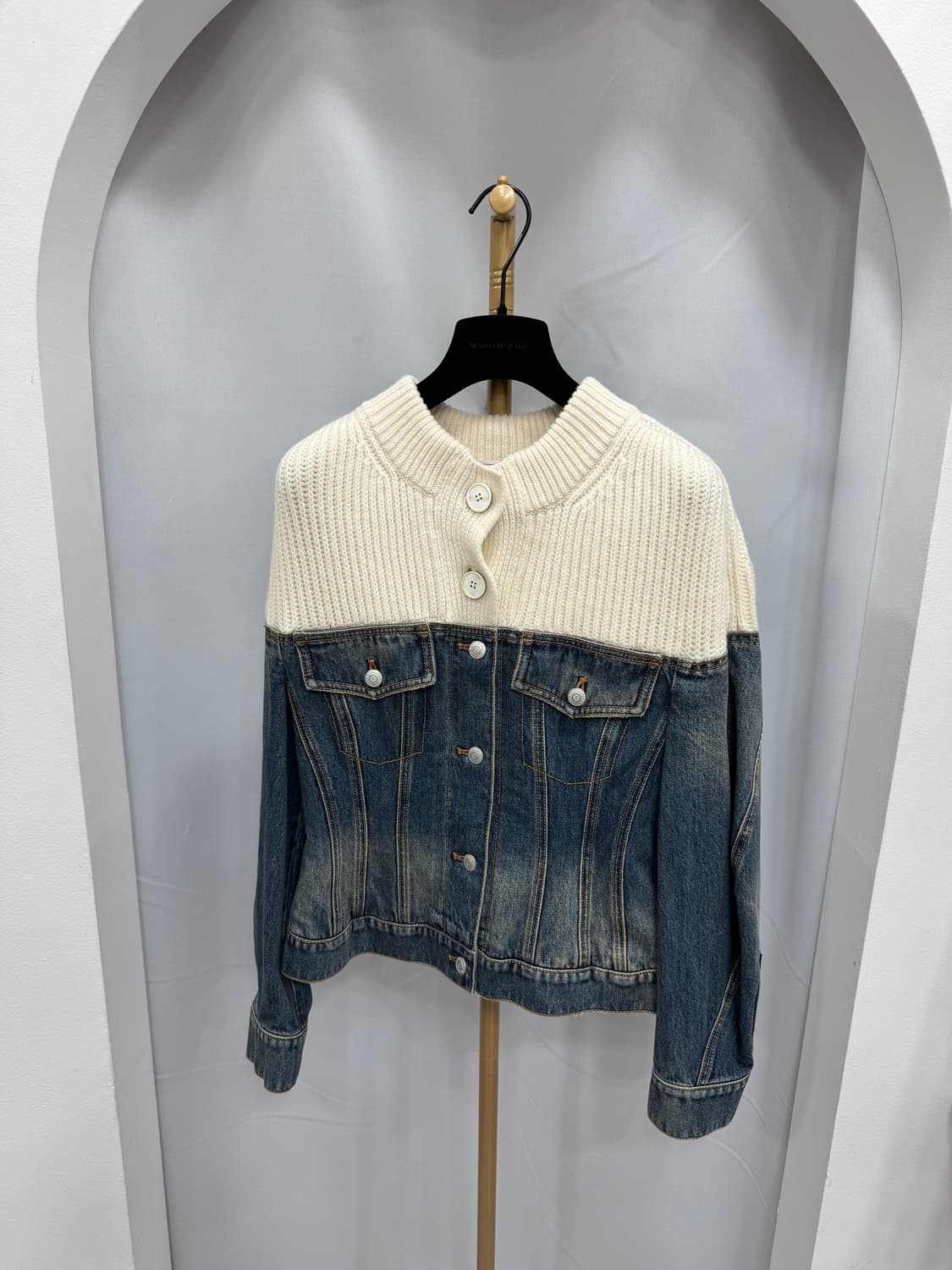 백화점판 새상품급 알렉산더 맥퀸 데님 자켓40사이즈  상품이미지1