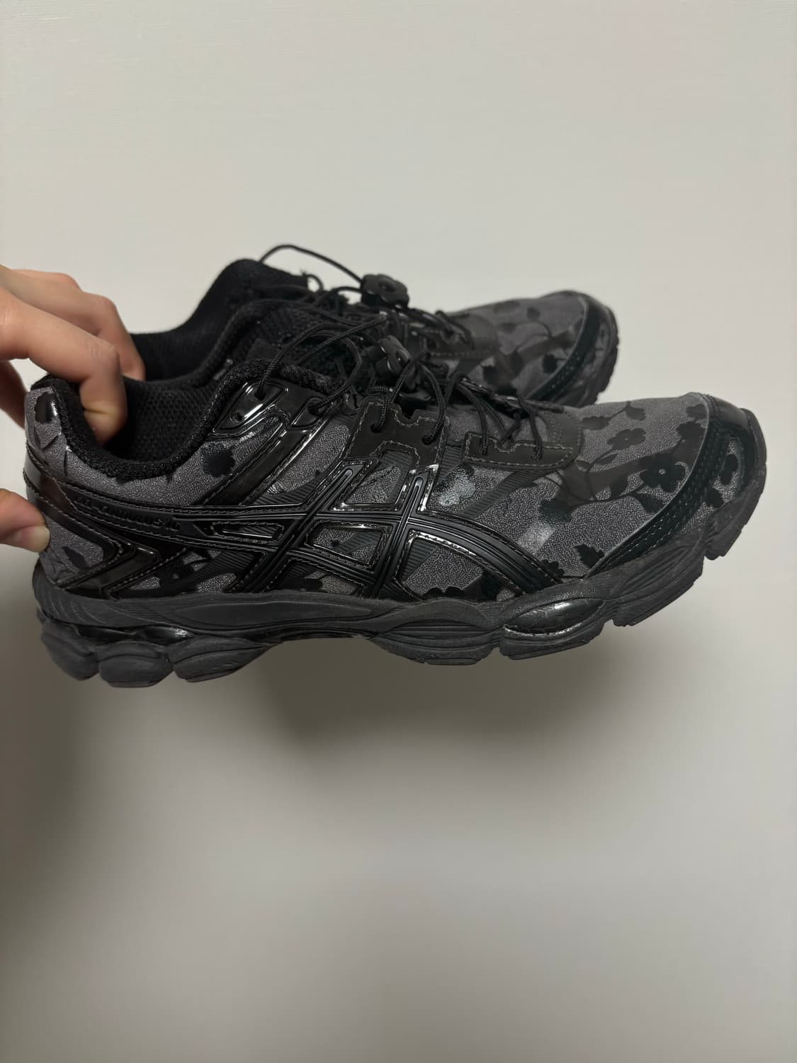 아식스 세실리아반센 젤큐물러스 16 블랙 240사이즈 상품이미지1