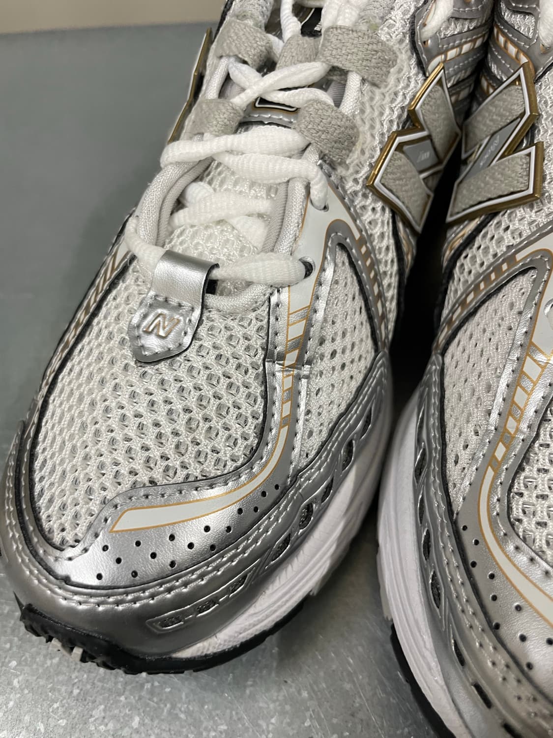 뉴발란스 1906R 화이트 메탈릭 실버 245 상품이미지7