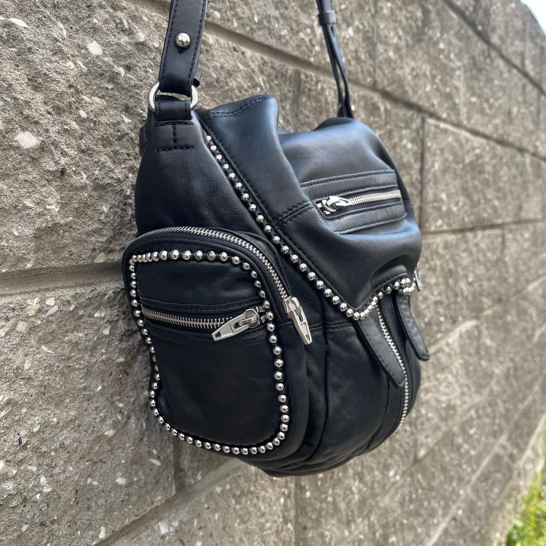 [OS] Alexander Wang 블랙 레더 크로스백 상품이미지4