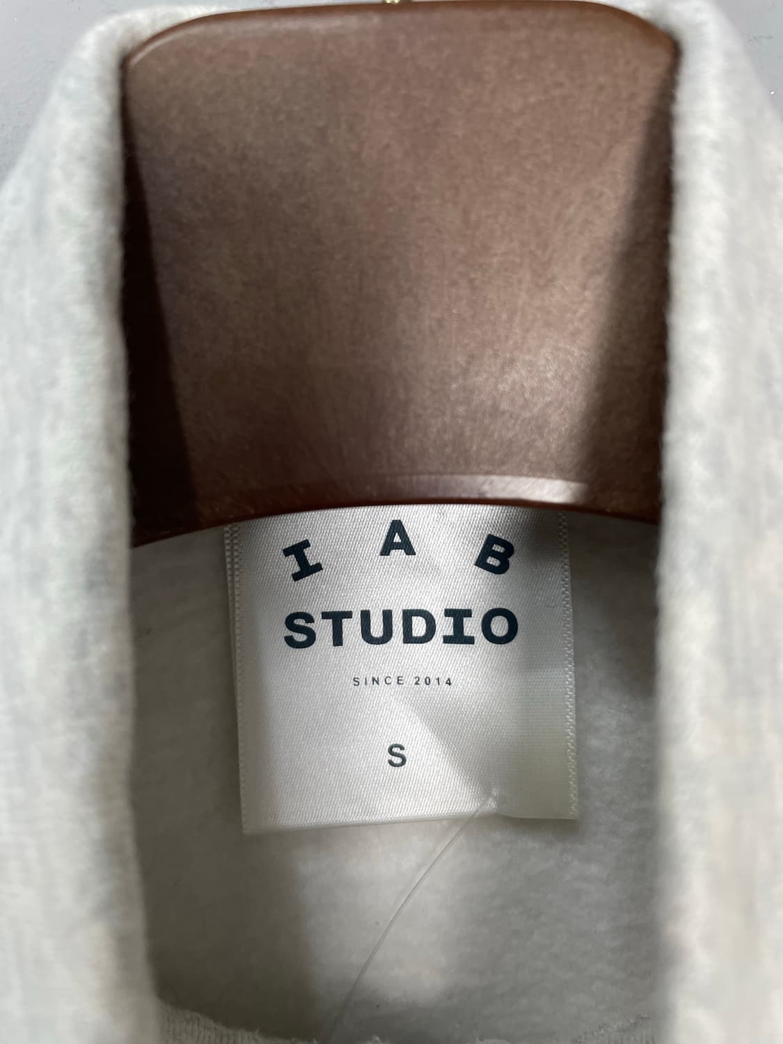 아이앱 스튜디오 오트밀 버건디 하프집업 H2000 상품이미지7