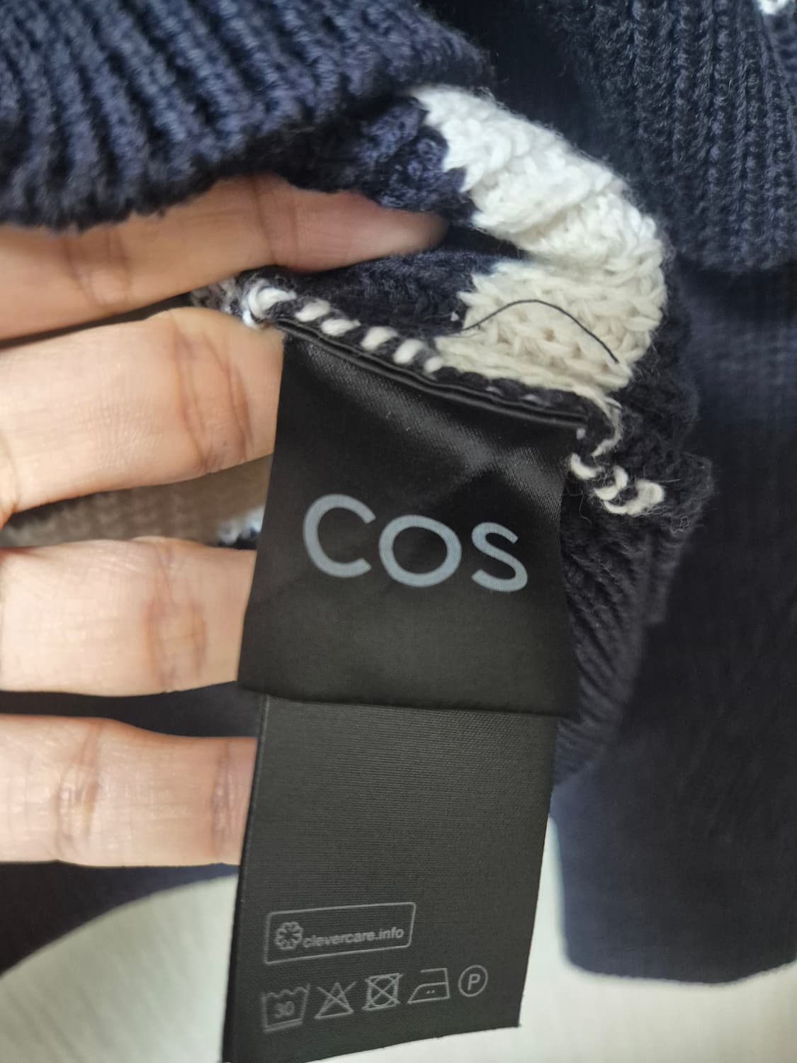 COS 코스 신형  스트라이프 니티드 하프 집업 니트 상품이미지6