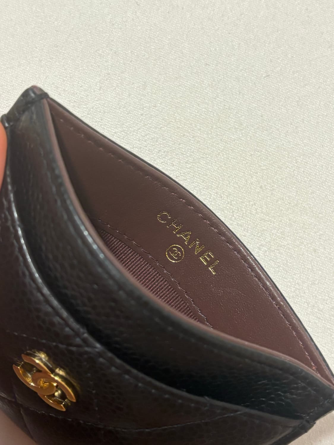 샤넬 클래식 캐비어 금장 카드지갑 상품이미지5