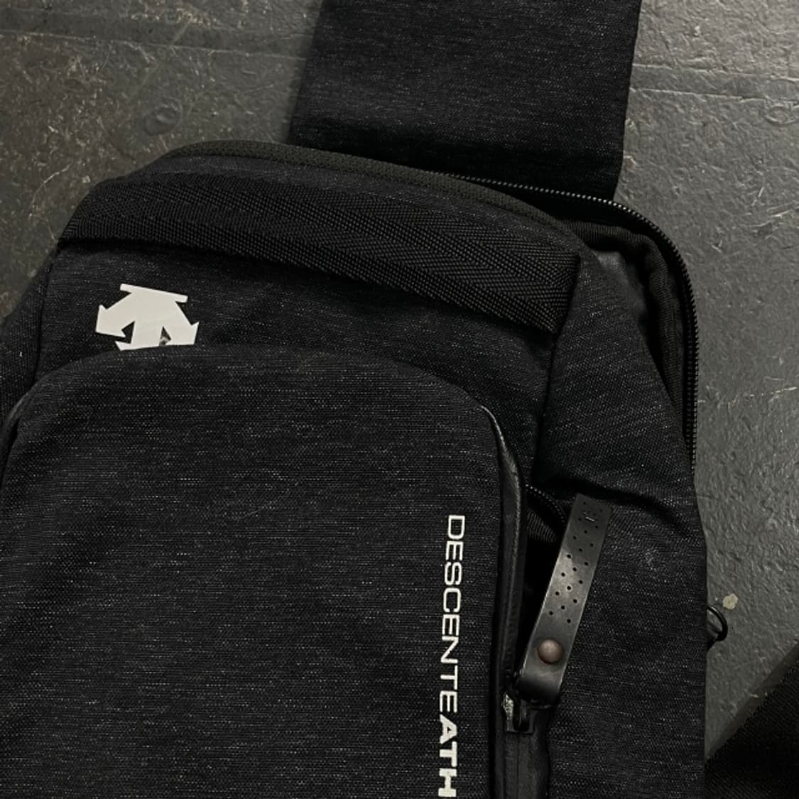 데상트 힙색 상품이미지2