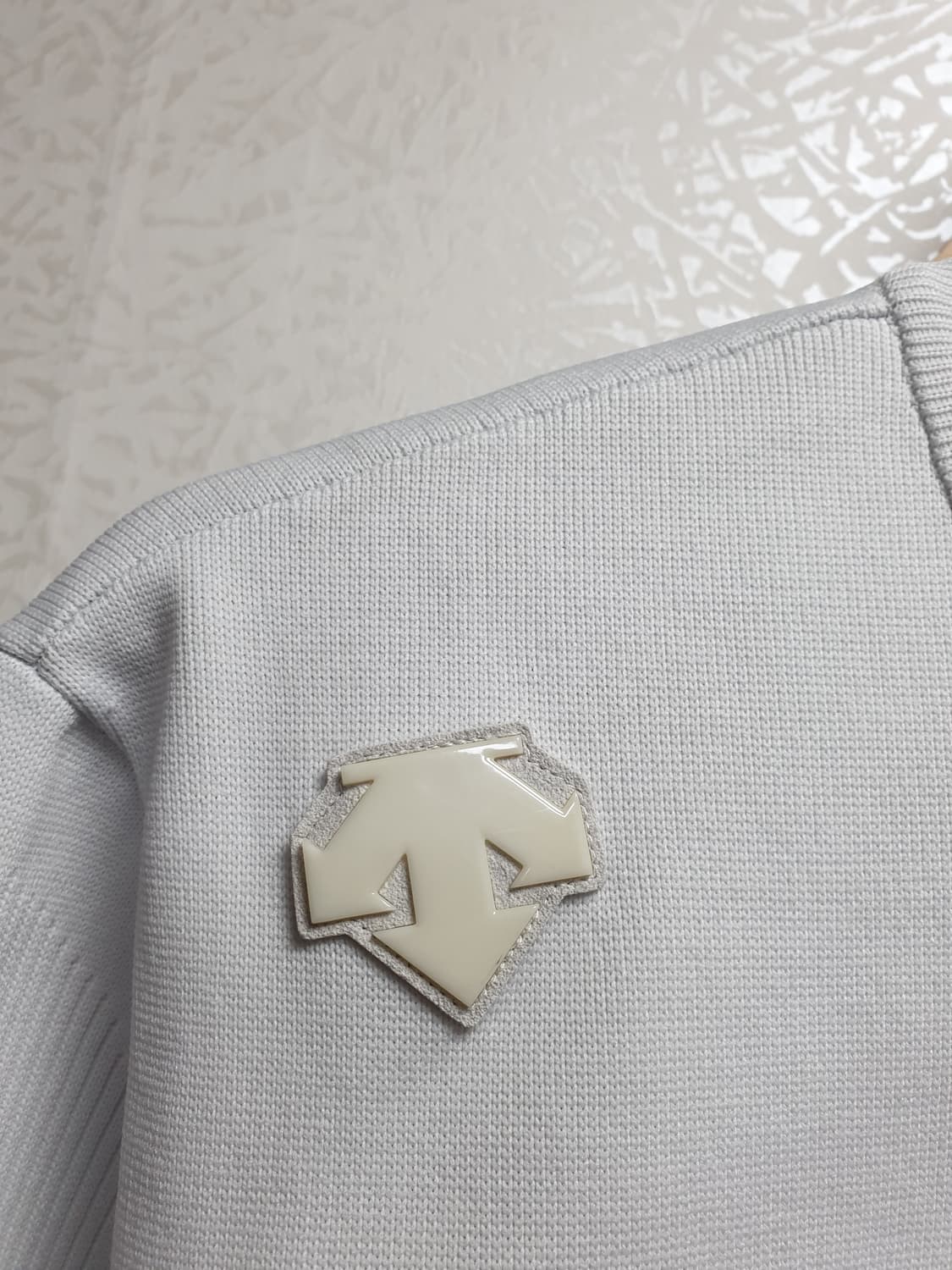 [남100] 데상트 트레이닝 기능성 긴팔티 상품이미지3