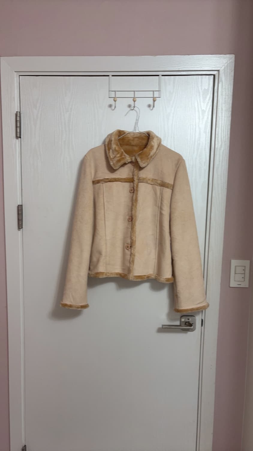 Courreges 크림골드 컬러 스웨이드 퍼 트리밍 무스탕 자켓 상품이미지1