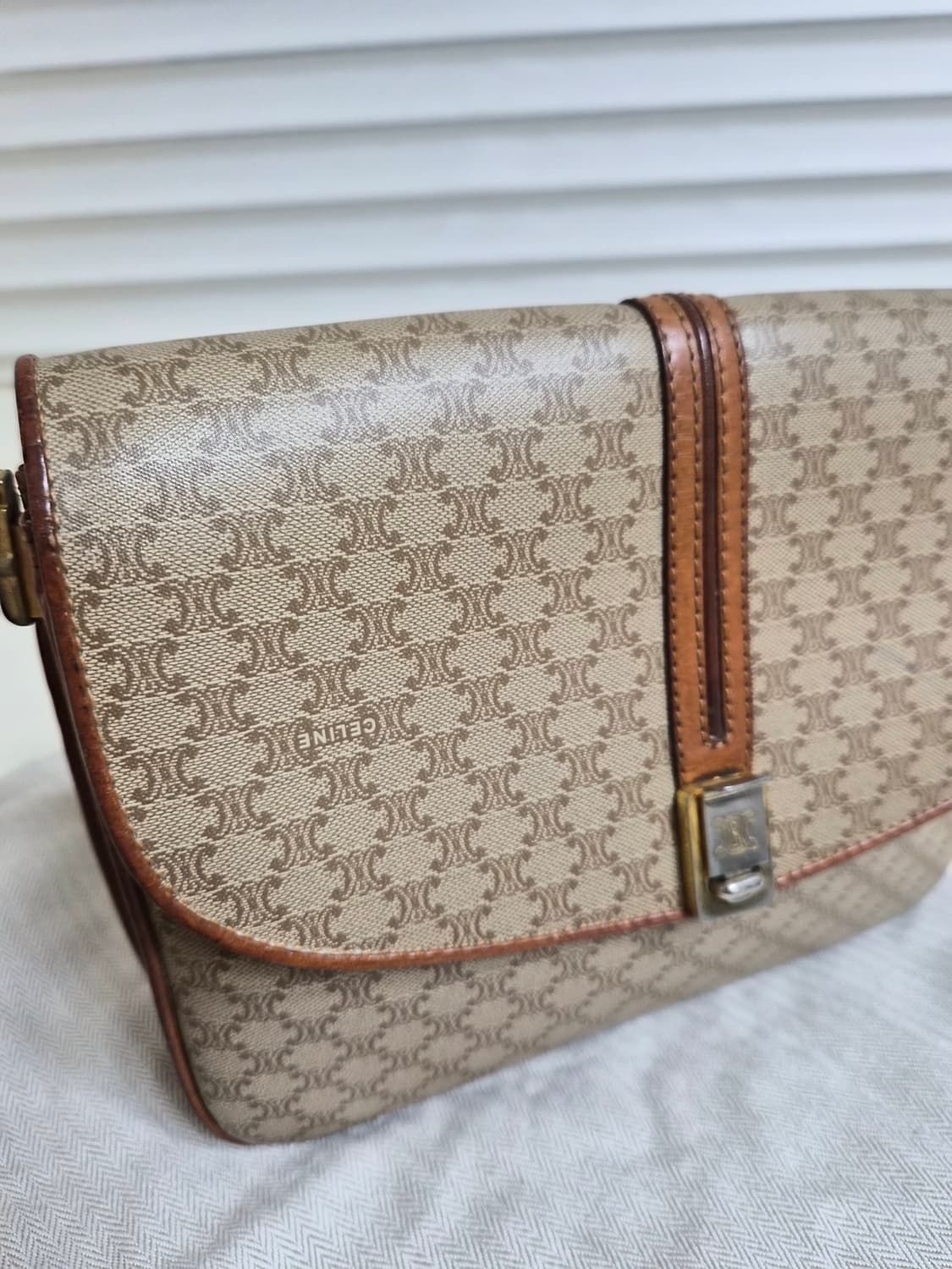 셀린느 정품 크로스백 상품이미지2