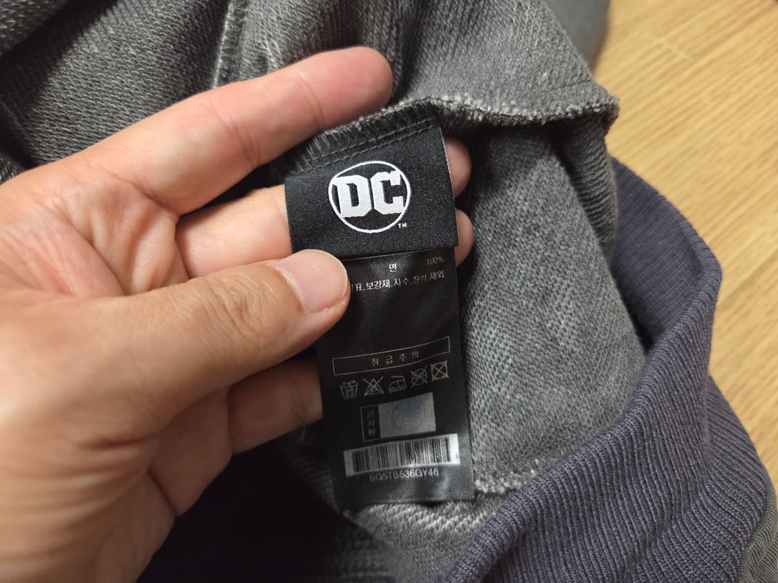  25FW 송지오 옴므 DC 콜라보 배트맨 윙스트링 다잉 맨투맨 상품이미지5