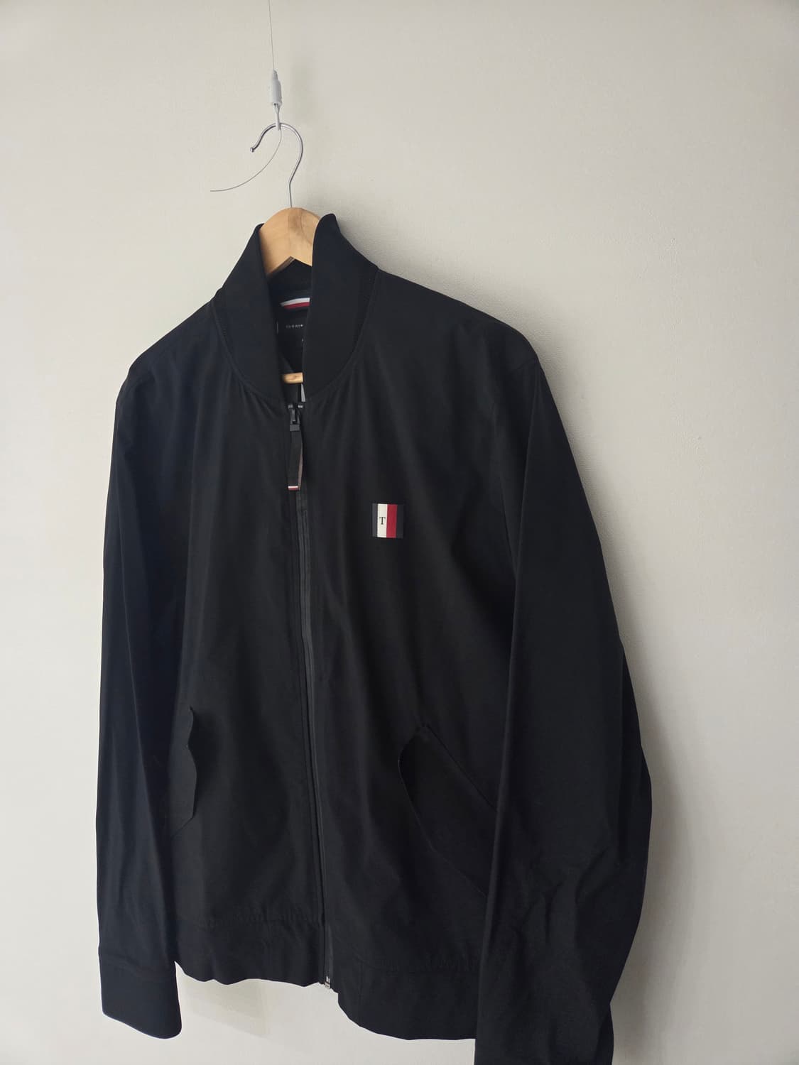 타미힐피거 신형 블랙 바람막이 자켓(100사이즈) 상품이미지3