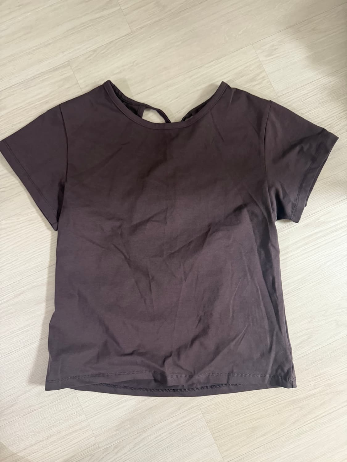우알롱 soft cut out t-shirt tan brown 상품이미지4