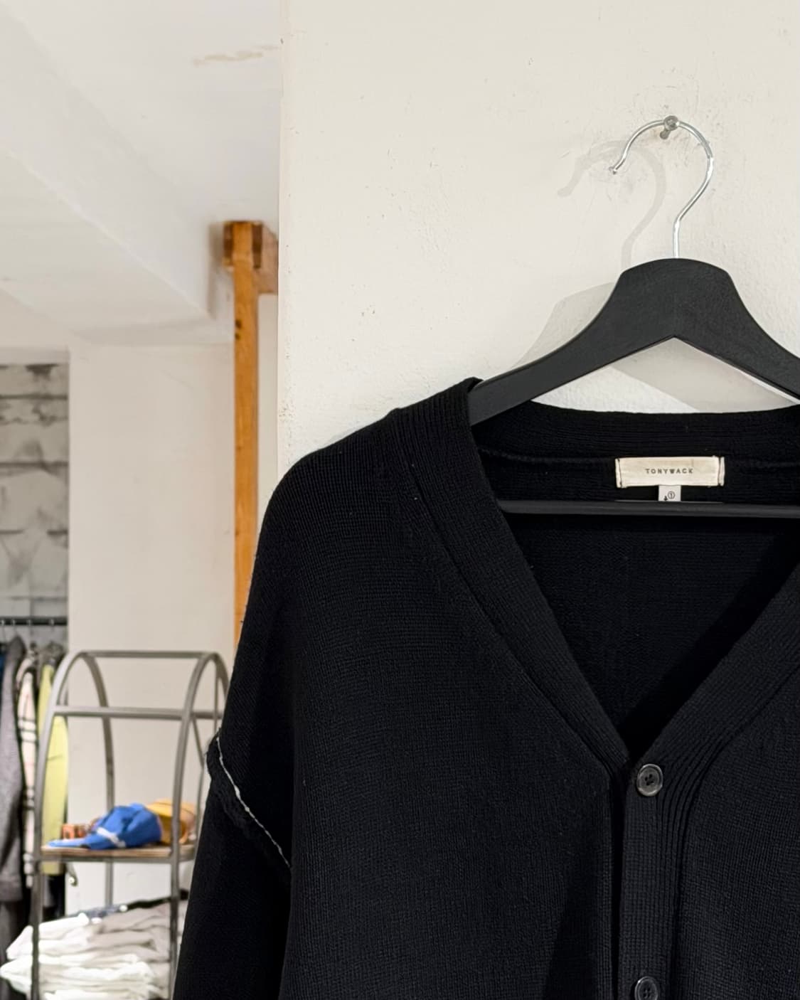 토니웩 블랙 콘트라스팅 캐시미어 브이넥 가디건 상품이미지2