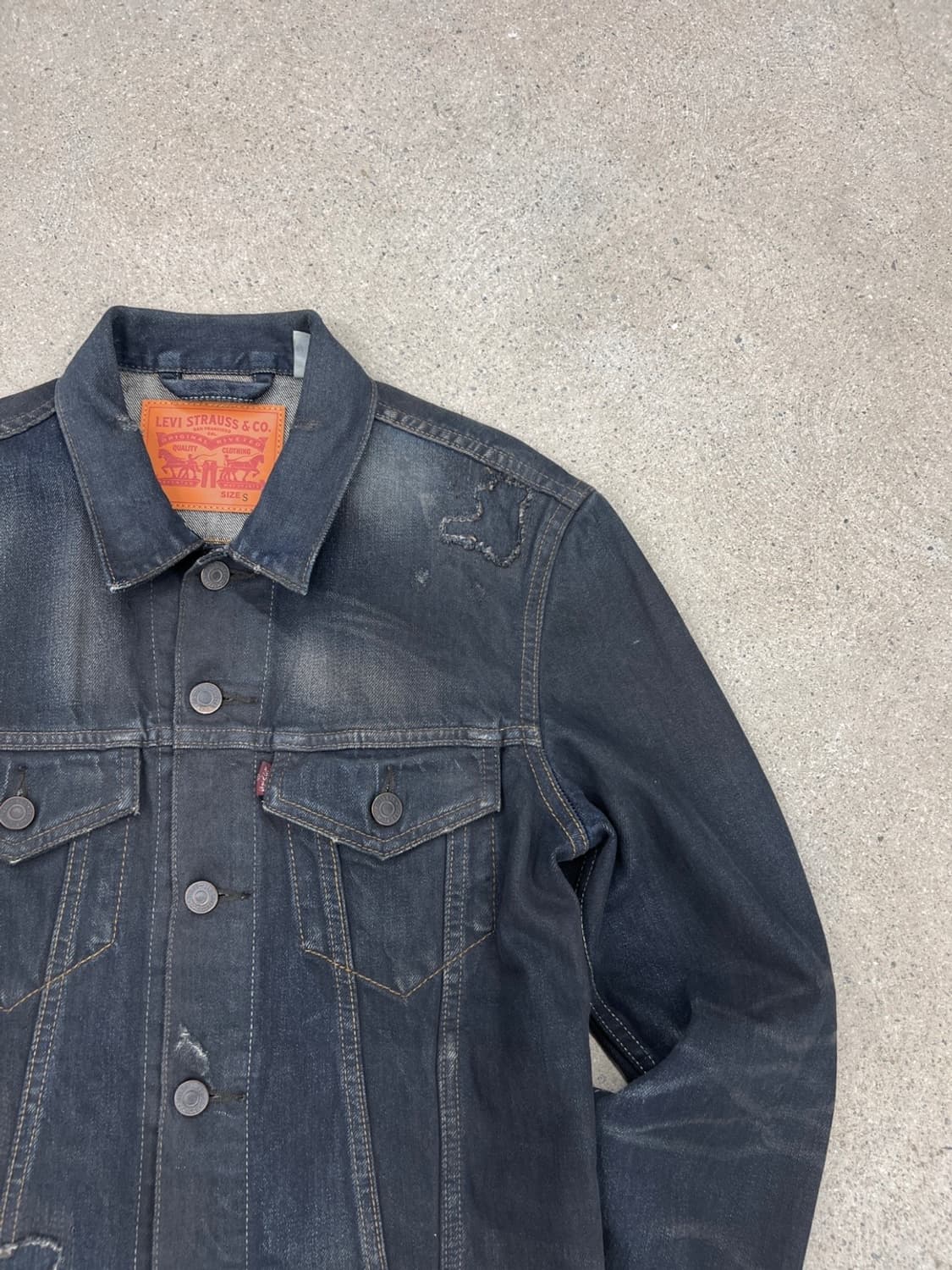 리바이스 디스트레스드 데님 트러커 자켓 상품이미지5