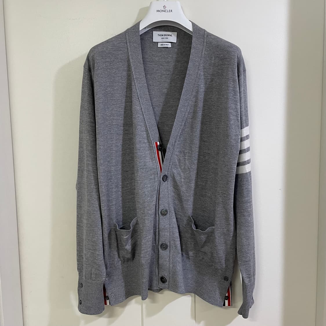 톰브라운 메리노울 가디건 4사이즈 그레이 상품이미지2