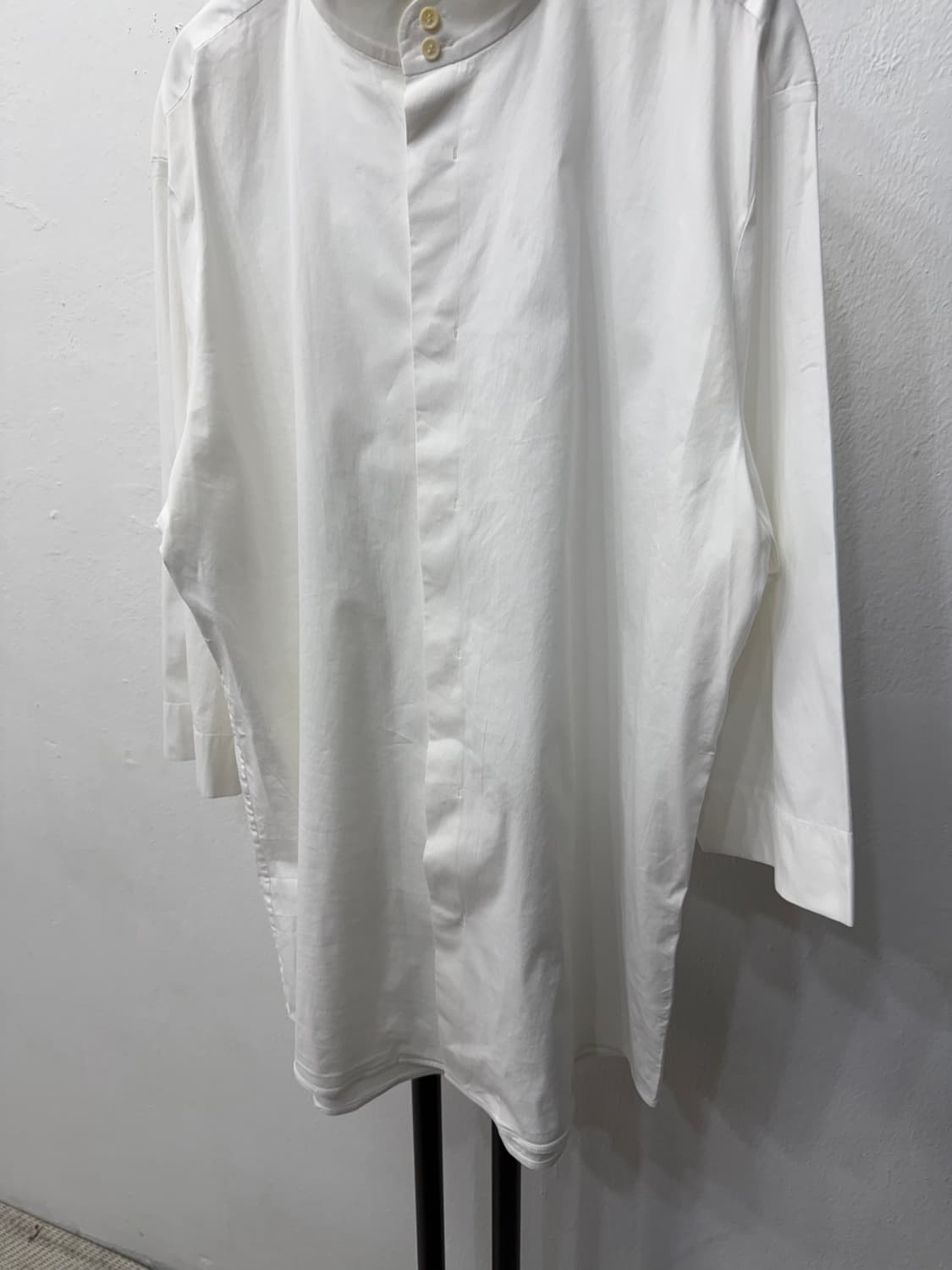 정품) COS 코스 남성 화이트 칠부셔츠 L 상품이미지4