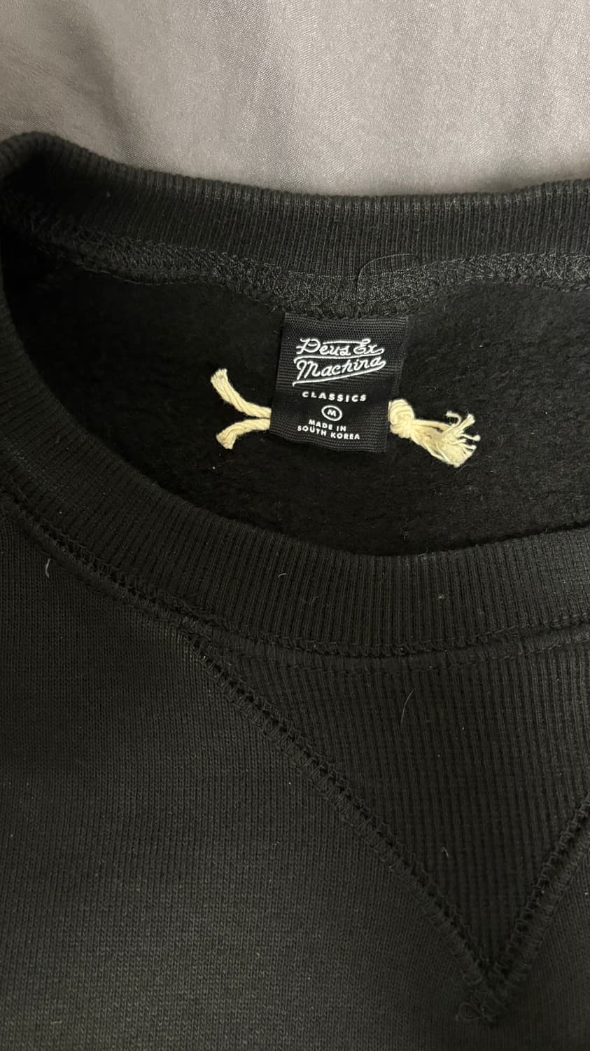 데우스 맨투맨 상품이미지2